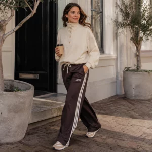 Harper_and_Yve_Hana_Pants_Desires_Sweater_Rosina