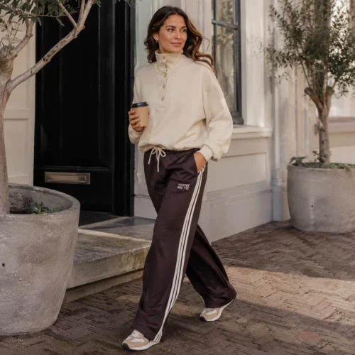Harper_and_Yve_Hana_Pants_Desires_Sweater_Rosina