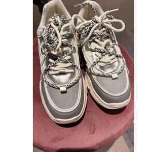 Shoecolate sneaker grey