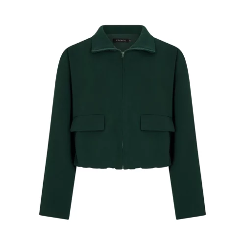 Voorkant van de Ydence blazer Davis in emeraldgroen met ritssluiting, kraag en twee klepzakken.