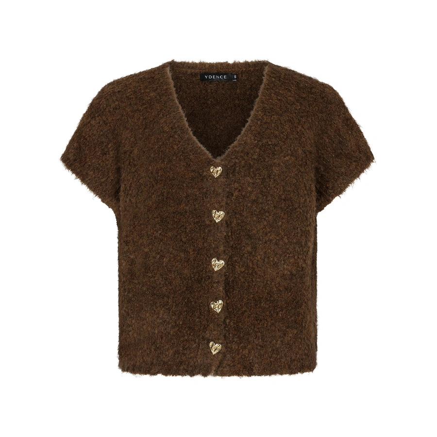 Ydence cardigan Rochelle in warm donkerbruin, voorkant met V-hals, korte mouwen en goudkleurige hartvormige knopen.